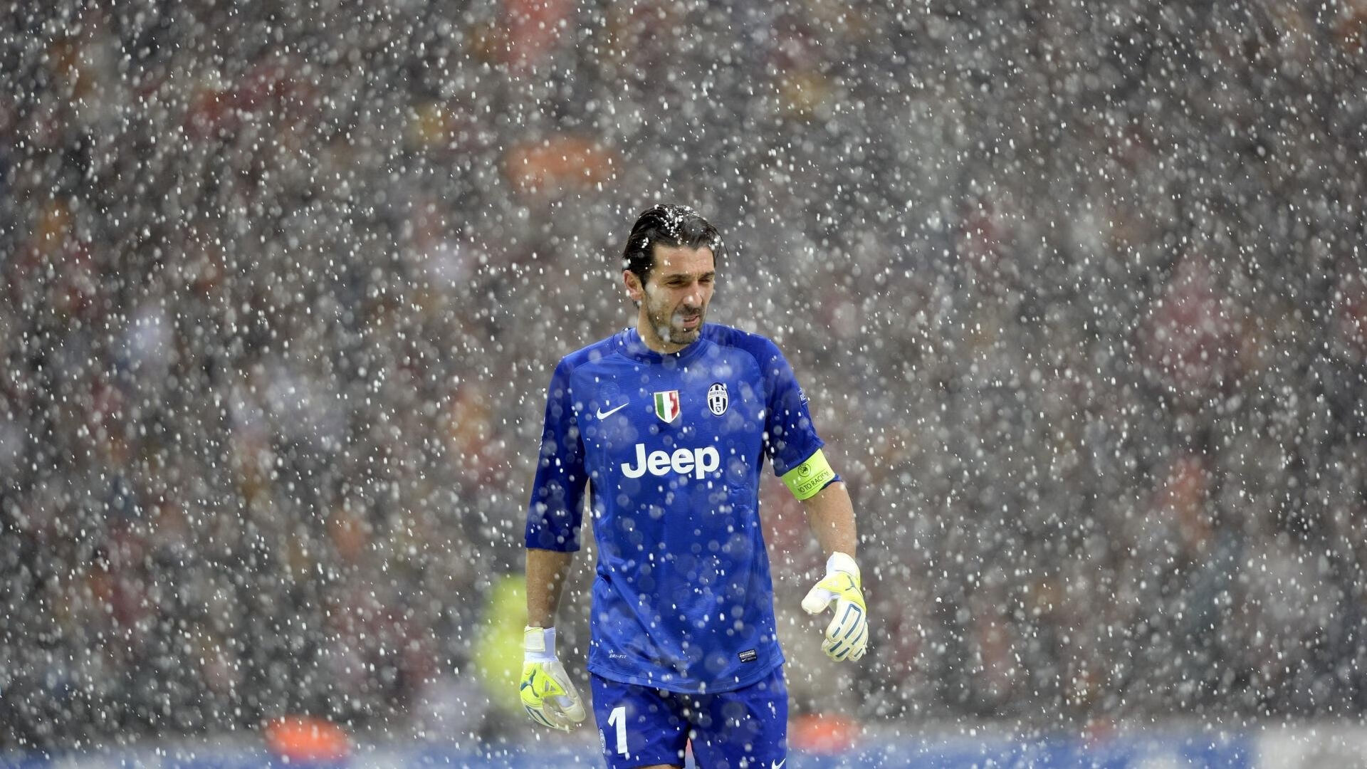 _红白蓝冠军赛：经典色彩赛场的激烈角逐_，红白蓝三种颜色代表了什么